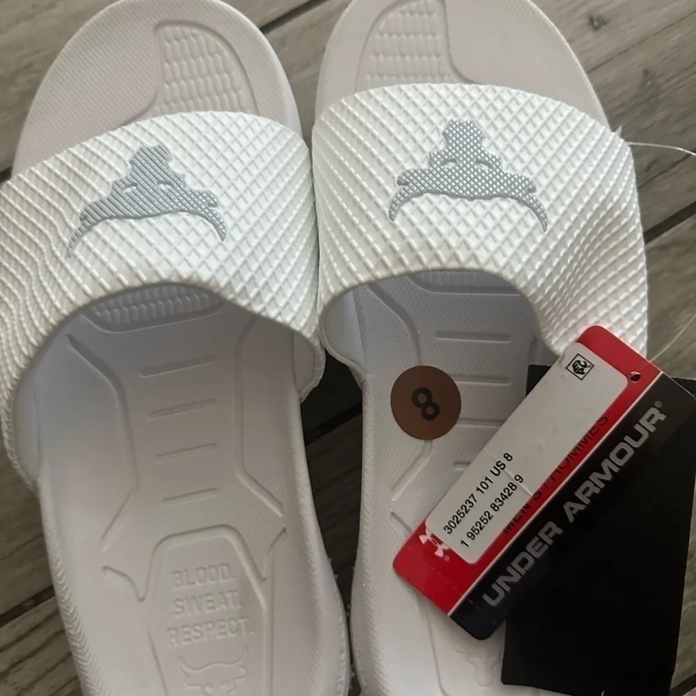 NWOB Under Armour UA Project Rock White Slides / Brahma Bull Size 8 The Rock